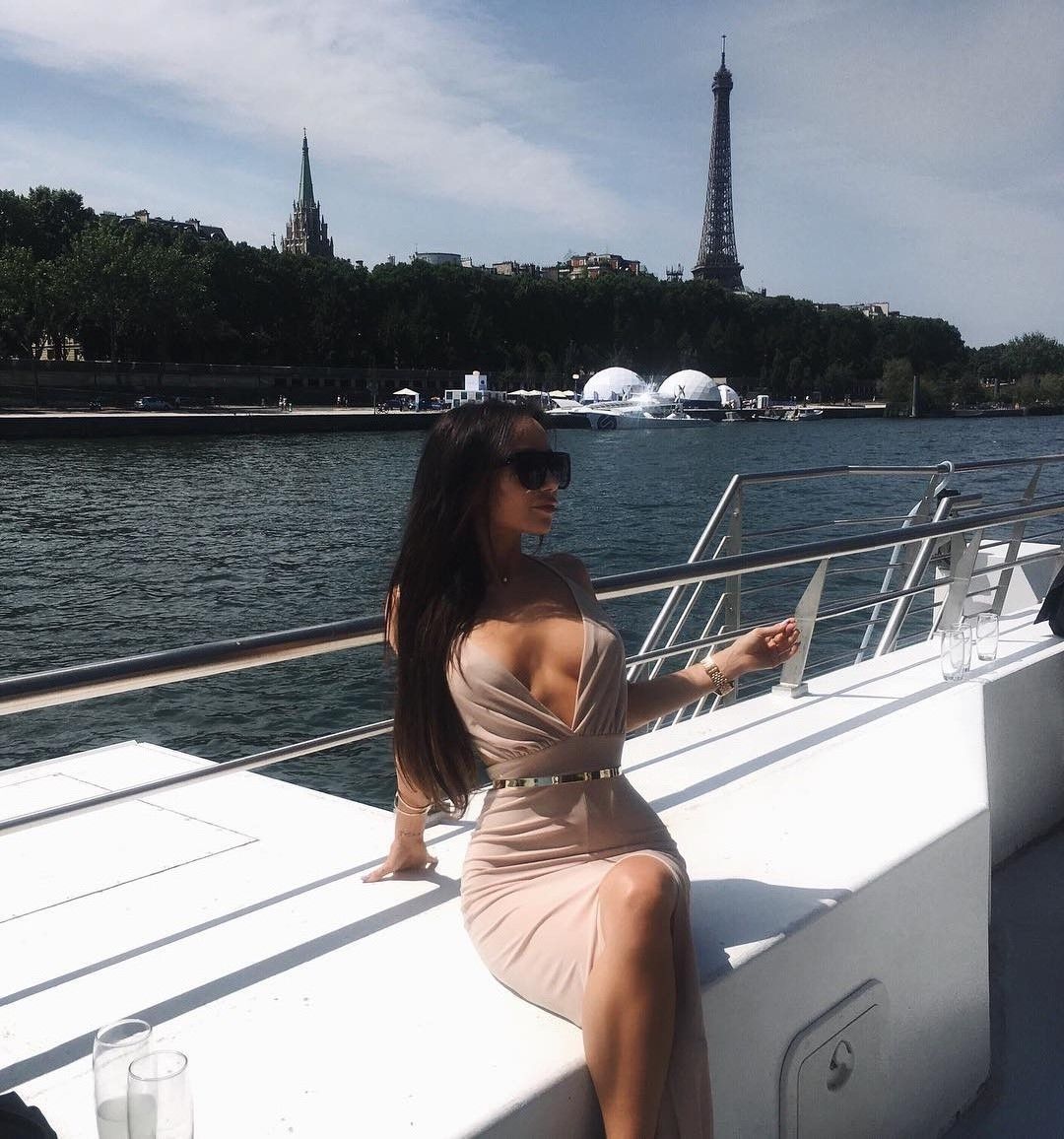 Escort services in Paris